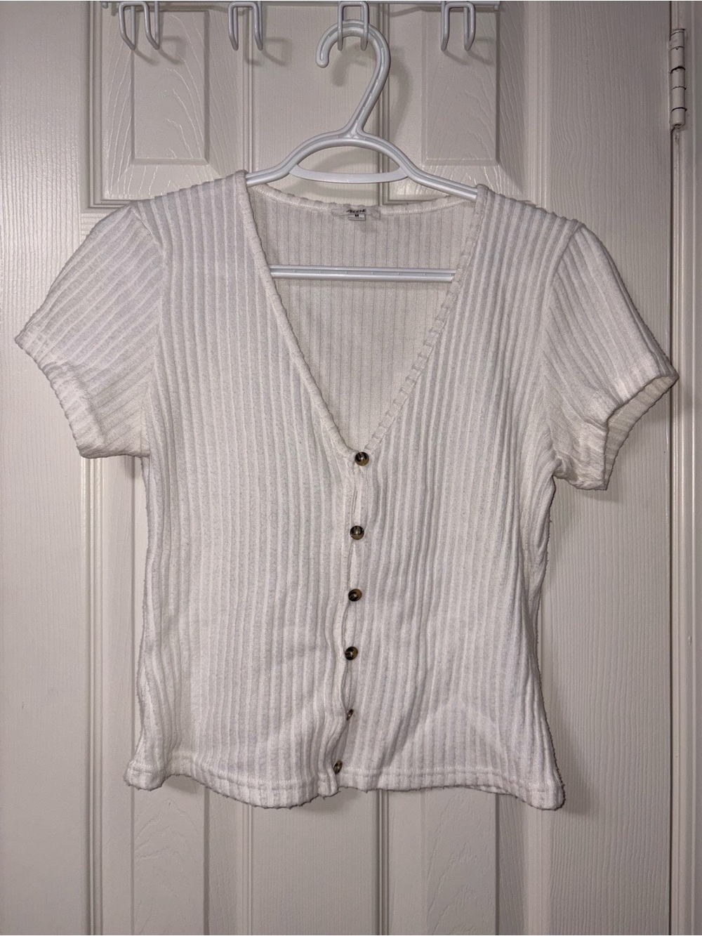 Women’s white tshirt